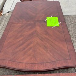 Free Table With Leaf Extenders 