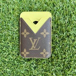 LV Monogram card holder 