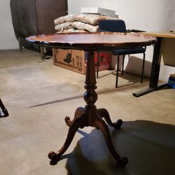 Antique Round Table 