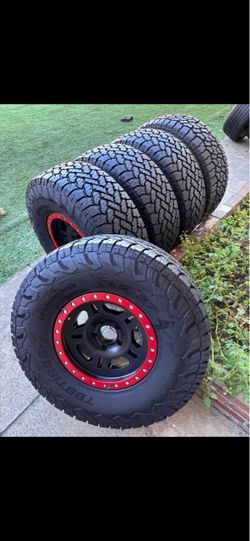 315/75/16 jeep Runicon wheels 5x127 rims and tires