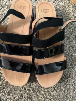 Ugg sandals size 10