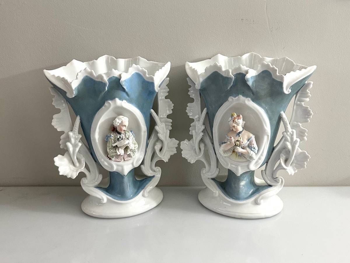 Pair Of Antique French Victorian Vieux Old Paris Spill Mantle Porcelain Cornet Vase