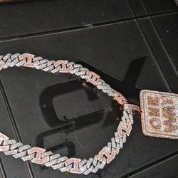 Cz Cuban Link Chain With Pendant 