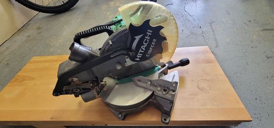 Hitachi 10 inch compound miter saw