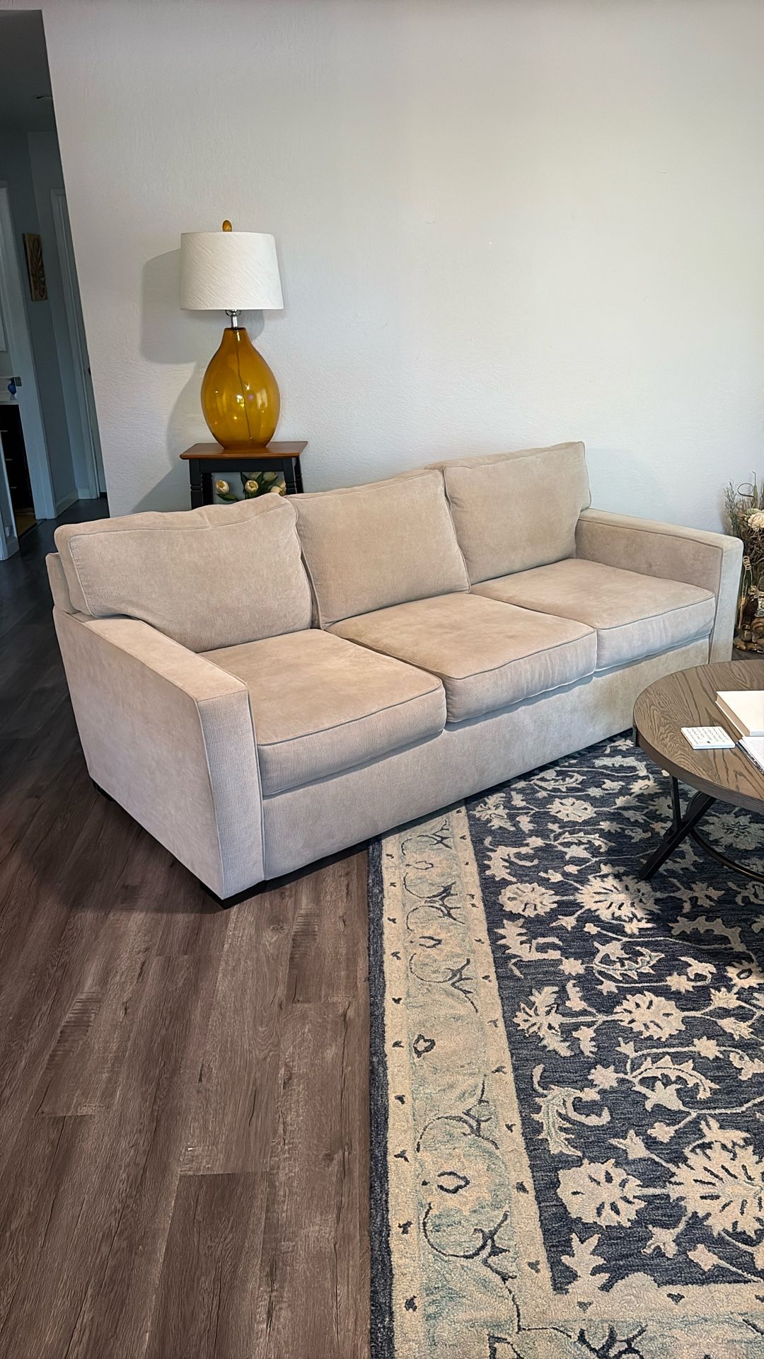 Beautiful Couch Well Cared For