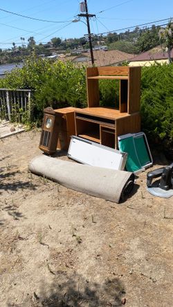 Free, household items, in Fairmont Park 94 freeway and Home Avenue