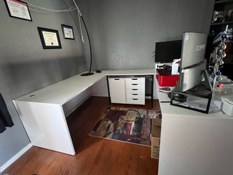 Office Desk(s)