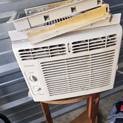 Ac Unit Works Fine  Frigidaire 