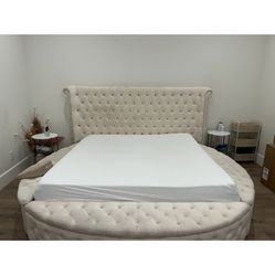 King Upholstered Round 3 Compartment Storage Bed 