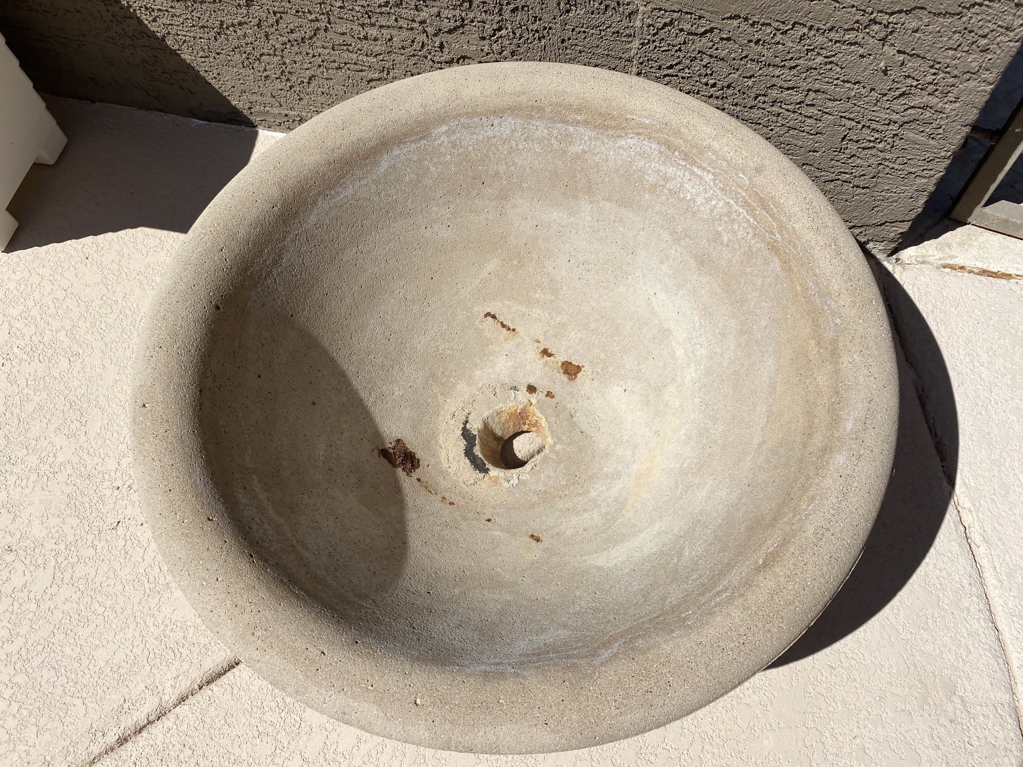 2 XL COMMERCIAL HEAVY CONCRETE GARDEN POTS. PAIR HUGE CEMENT PLANTERS . ( W~ 30 1/2 Inches x H ~ 14 Inches ) PAIR s ONLY $155.oo SILVERADO RANCH