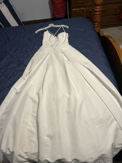 Wedding Dress Never Worn 