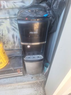 Hot and cold water dispenser