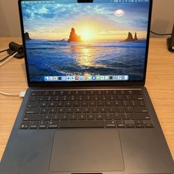 MacBook Air 13” M4 (8/256) With AppleCare+