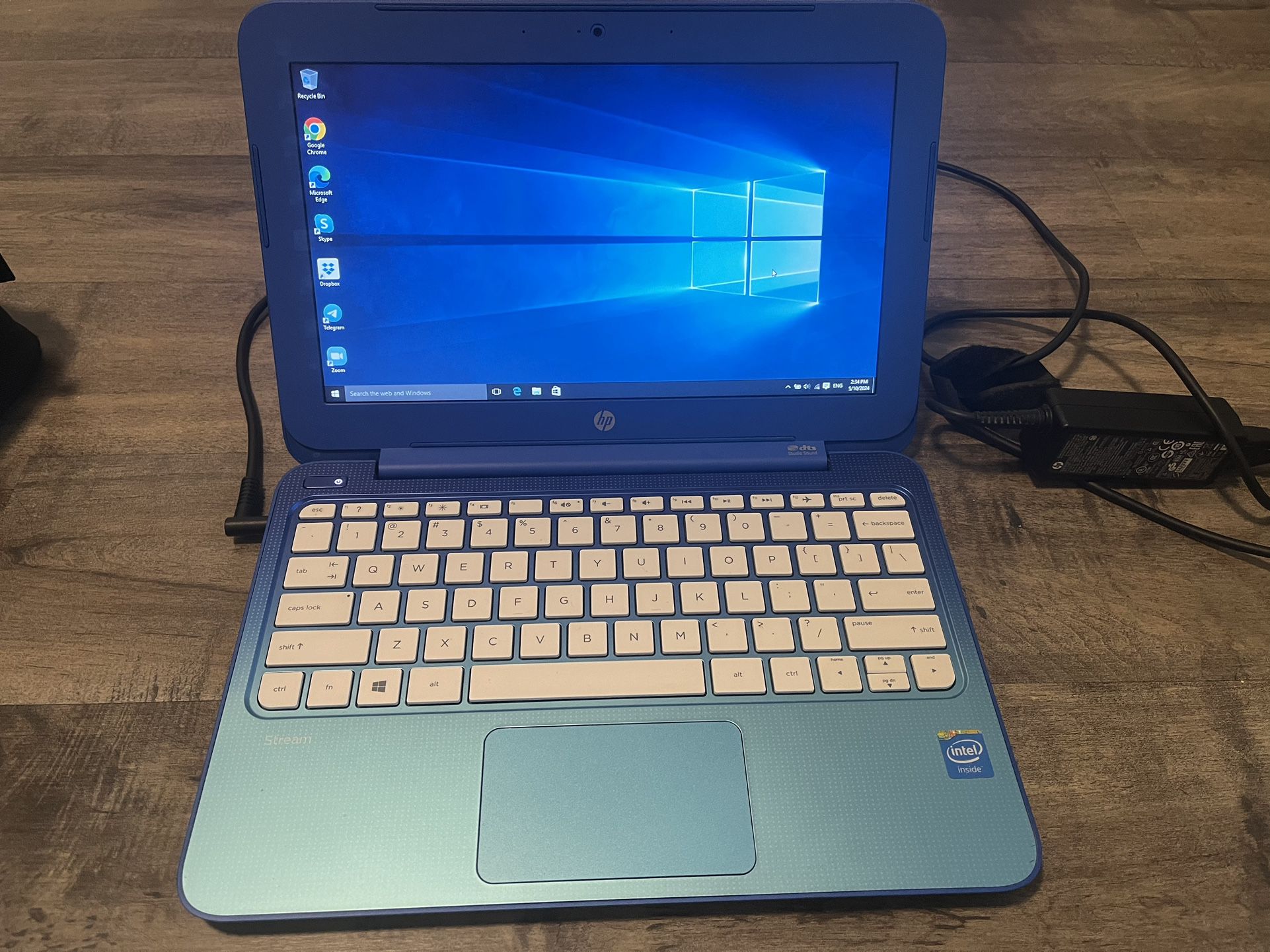 HP Stream Laptop With Charger