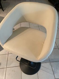 6 chairs for $ 160 good rotating conditions
