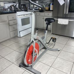 Sunny Health And Fitness Exercise Bike