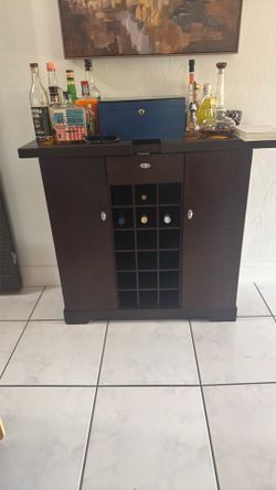 Bar cabinet