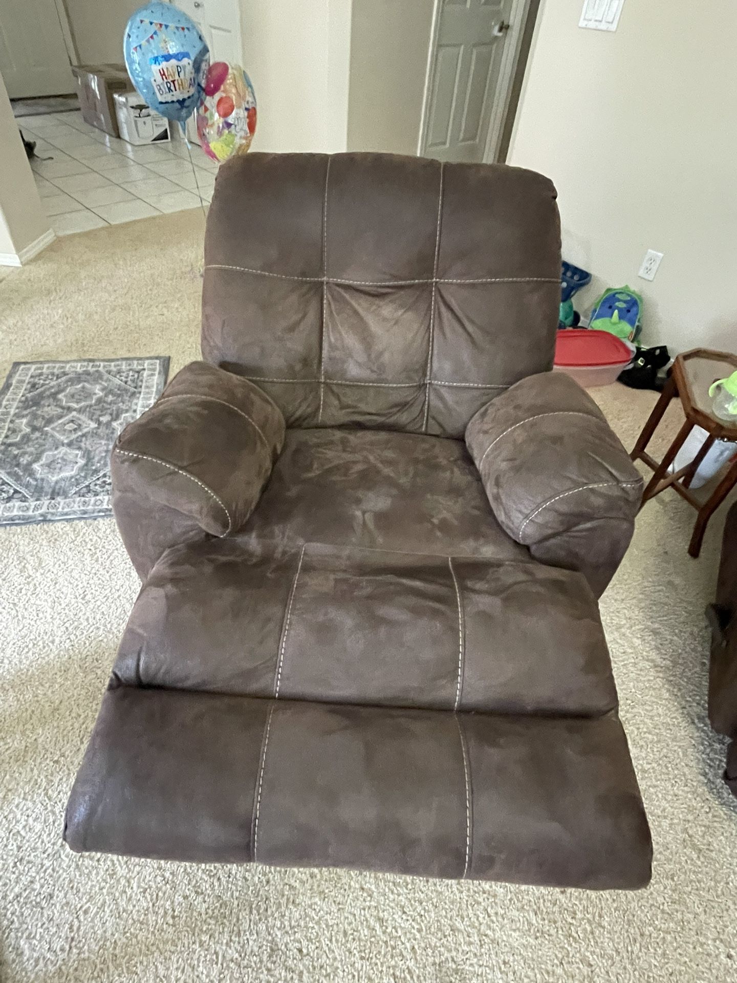 2 Recliners