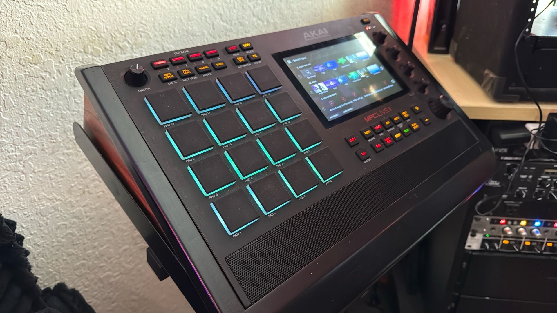 Akai MPC Live 2