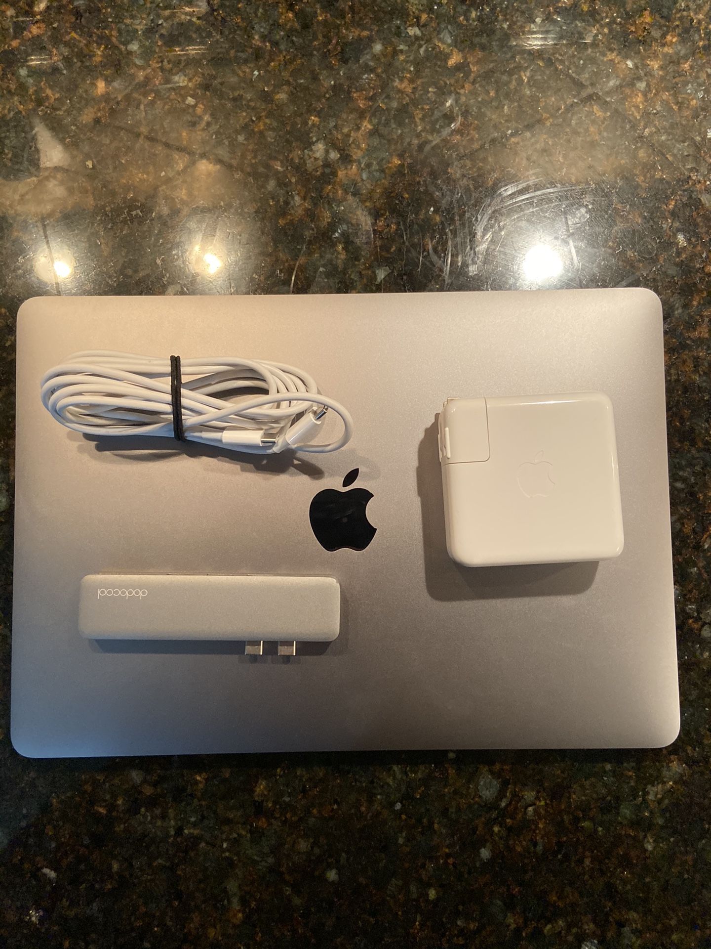 MacBook Pro 2019 (i5, touchbar, 128GB)