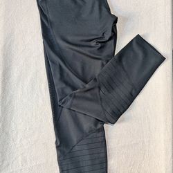 Abercrombie & Fitch - High Rise Leggings - Wmn's L *NEW*