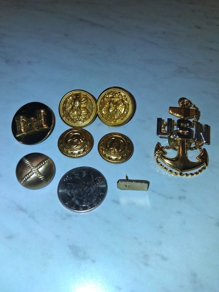 Vintage U.S. Military Insignia & Button Collection