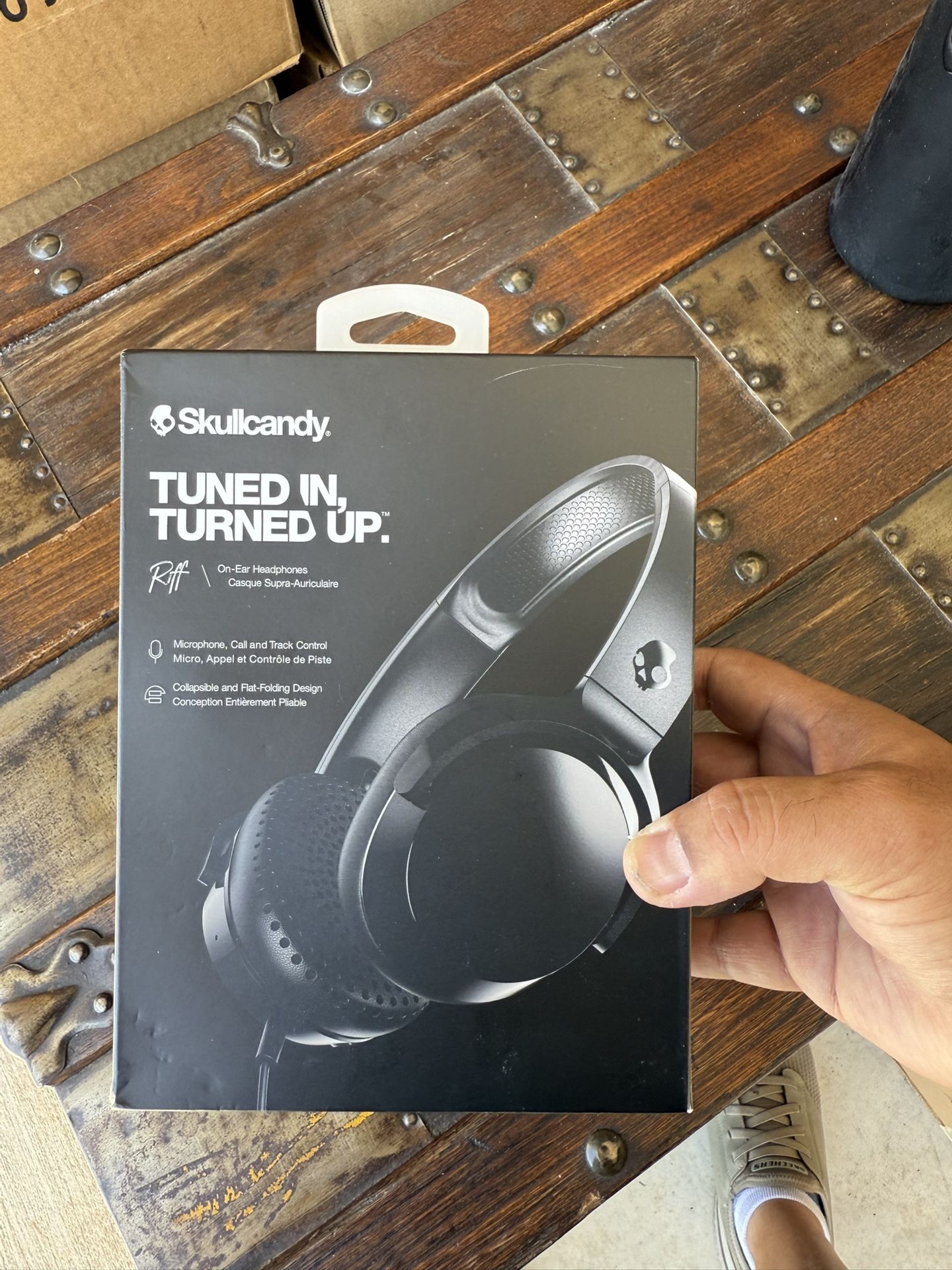 Skull candy earphone headphones.