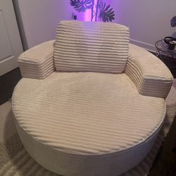 55” Oversized round chaise lounge