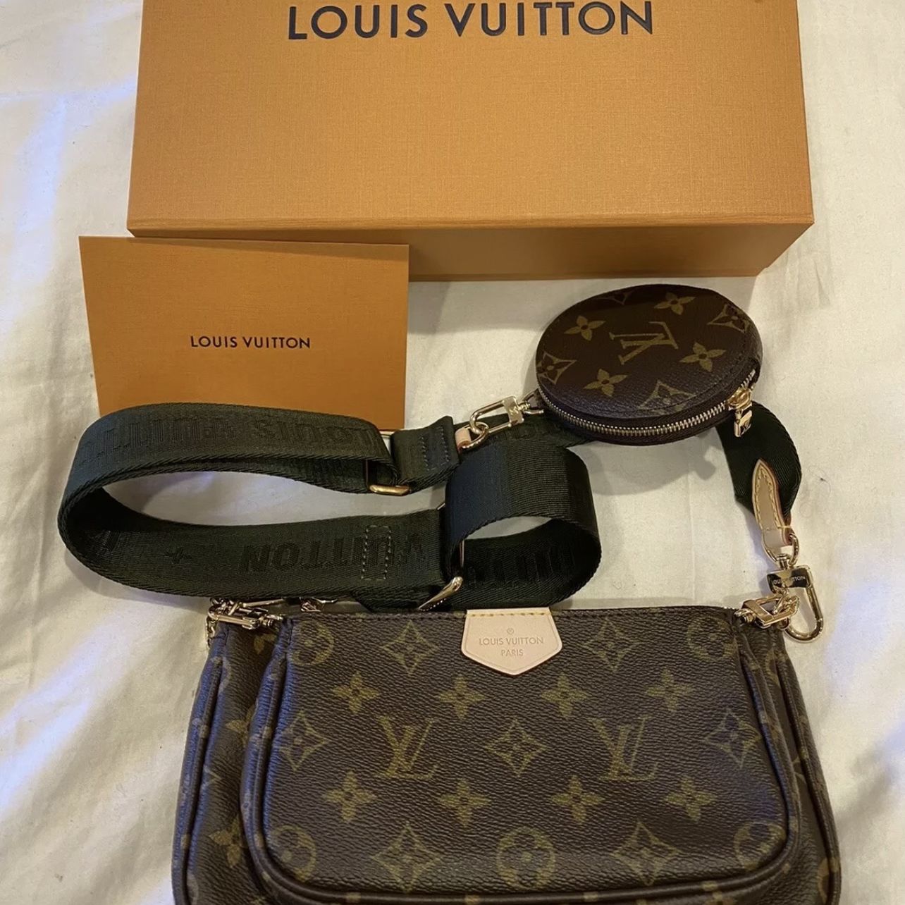 Louis Vuitton Women's Wallets With Box for Sale in Fort Worth, TX - OfferUp