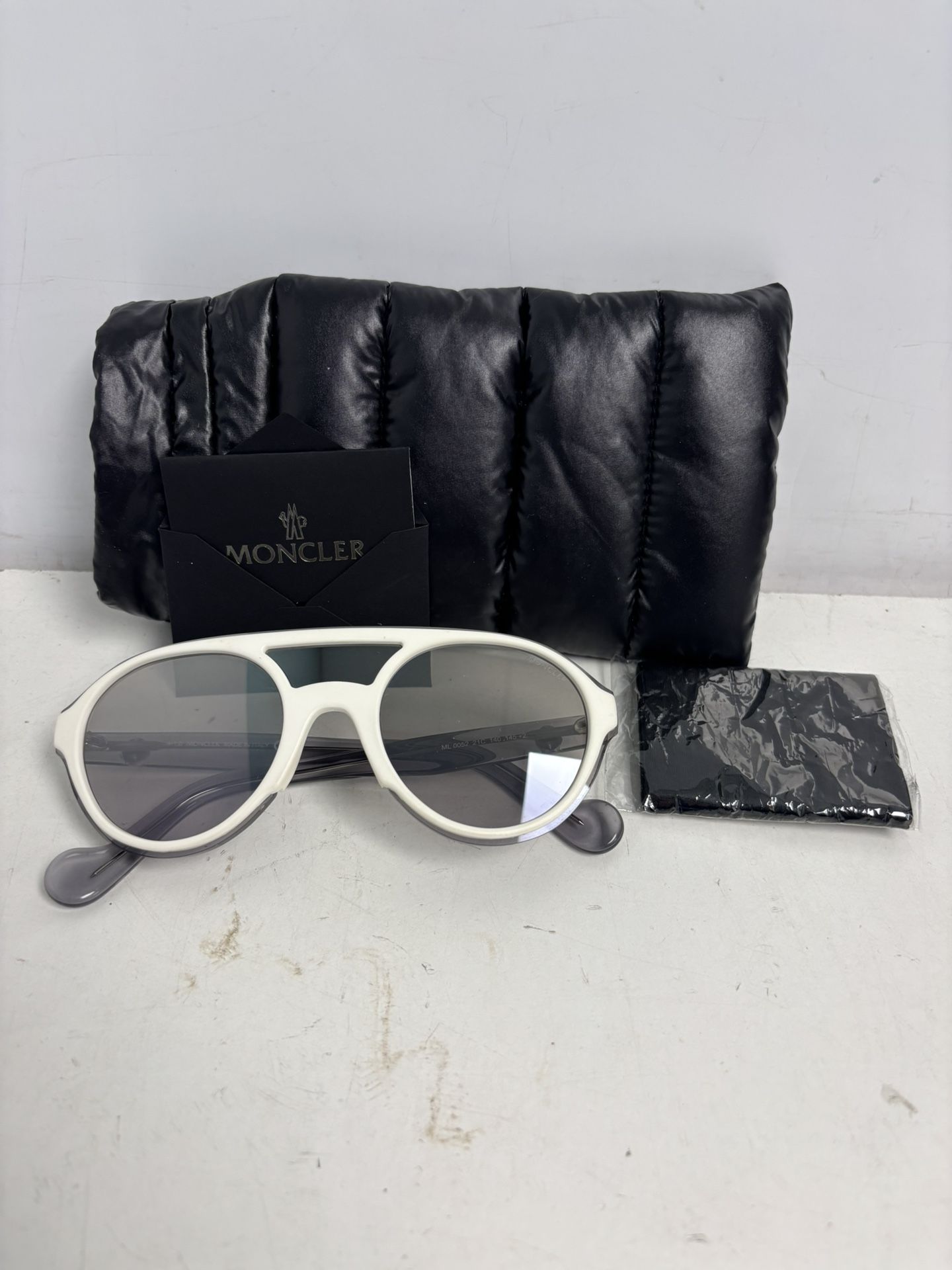 Moncler Smoke Round Unisex Sunglasses