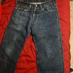 Levi 501. W:32   L:30