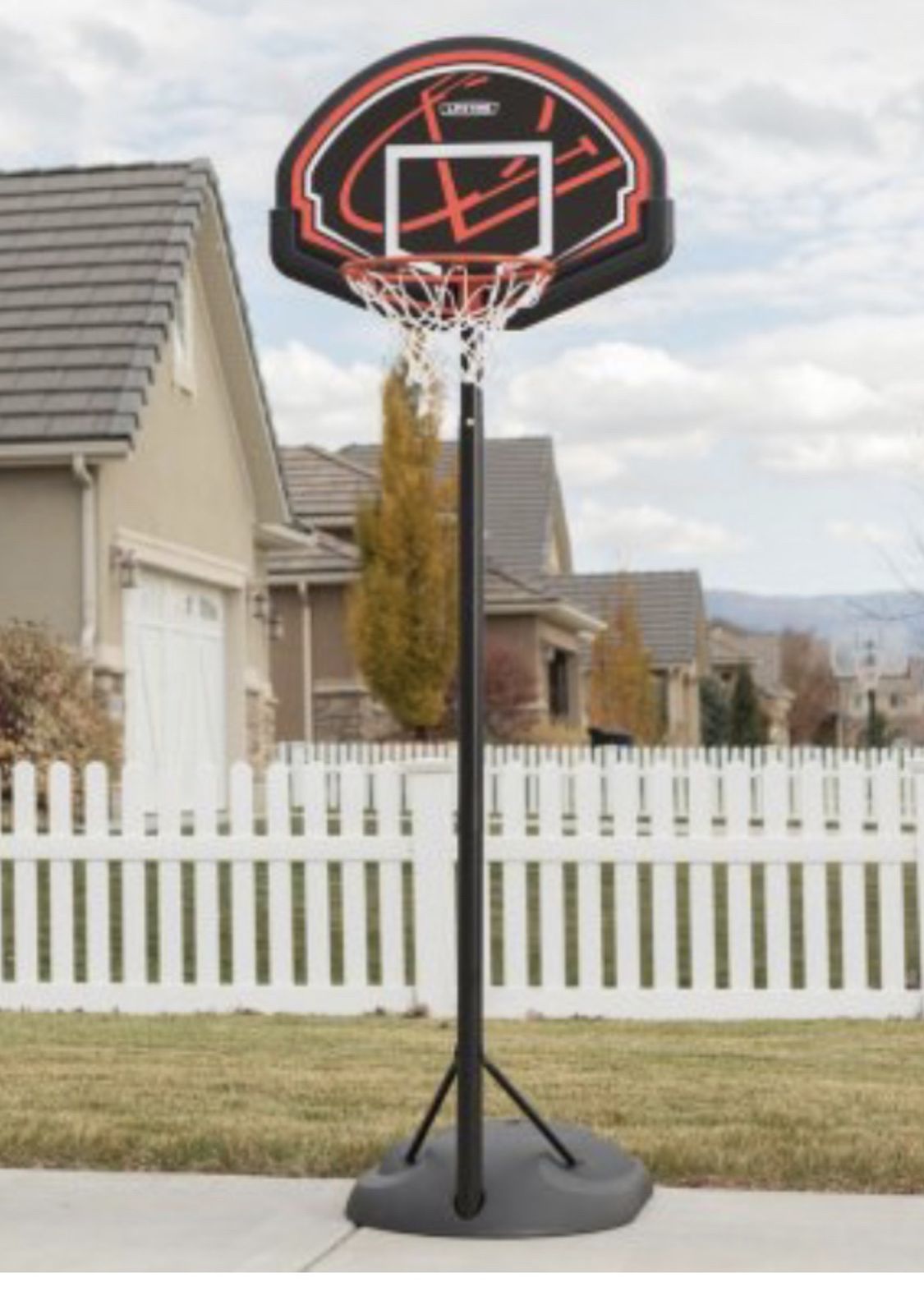 Lifetime Youth Basketball Hoop - Brand New