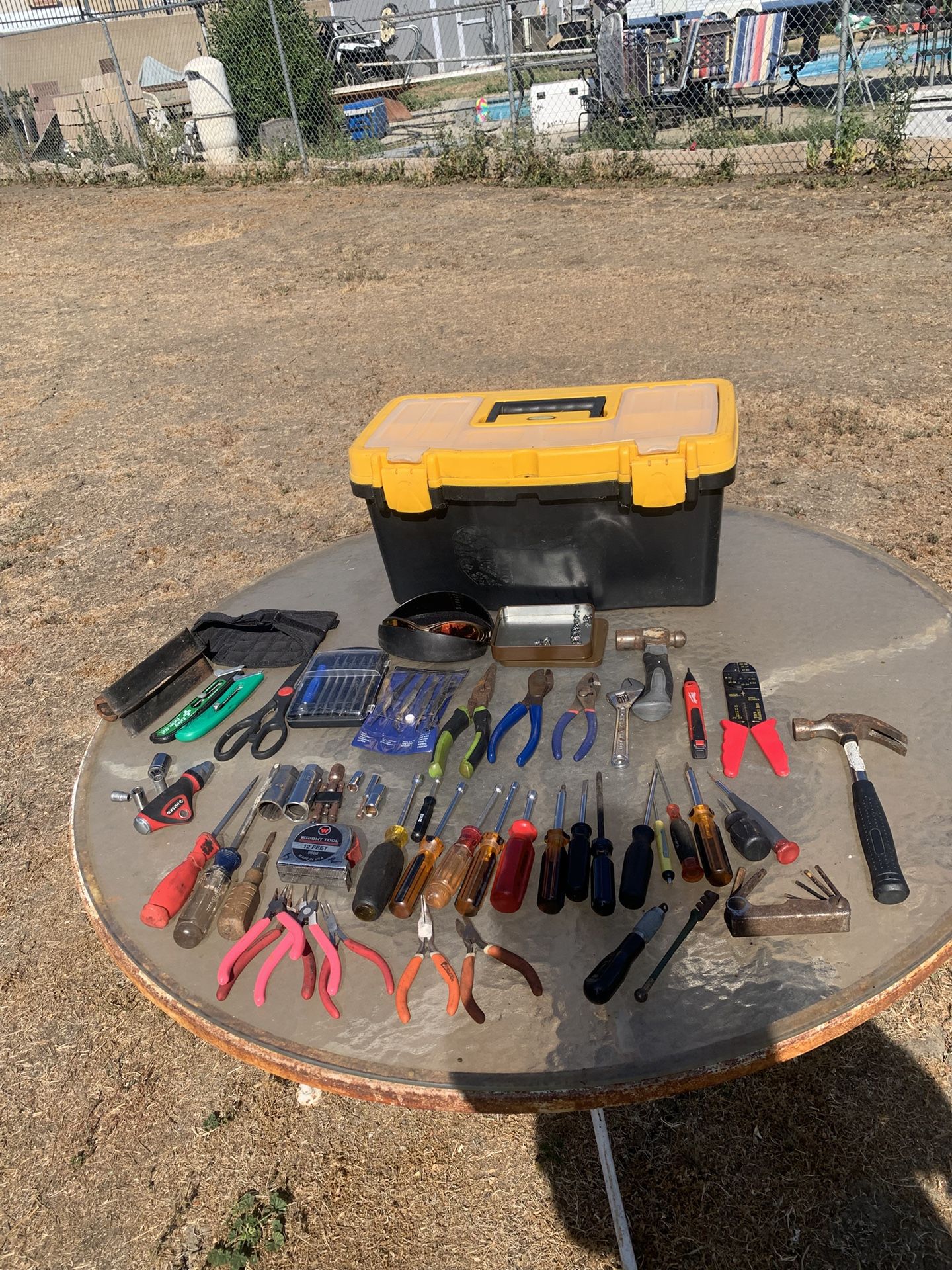 VOYAGER 19” Toolbox with Top Tray Includes Tools