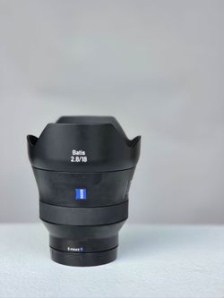 Zeiss Batis 18mm f/2.8 lens