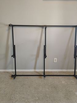 Adjustable mattress frame