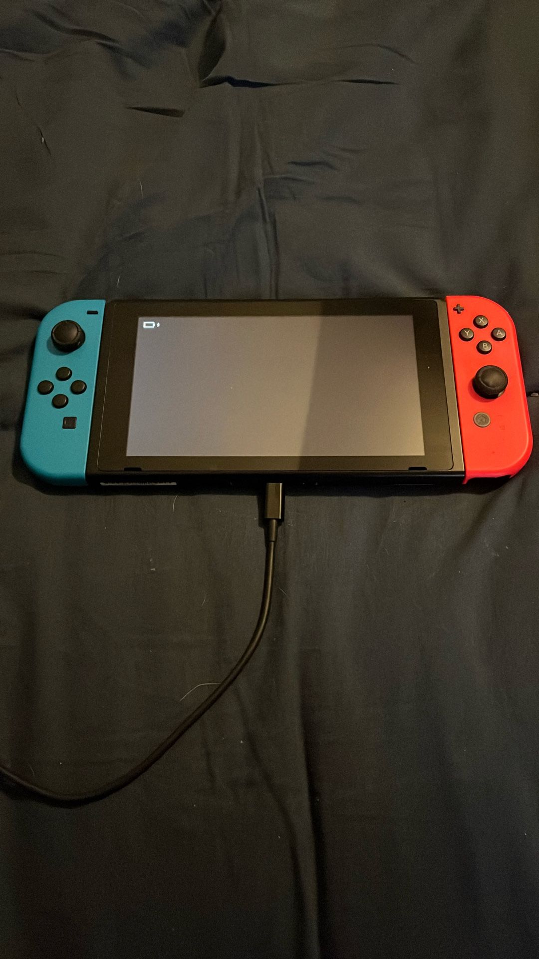 NINTENDO SWITCH WITH CONTROLLERS( VERY GOOD CONDTION)