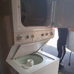 EXTRA LARGE CAPACITY ELECTRIC STACKABLE WASHER AND DRYER 