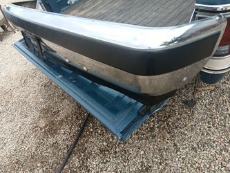 Parts 89 front bumper ford pick up good condition with brackets $85 obo