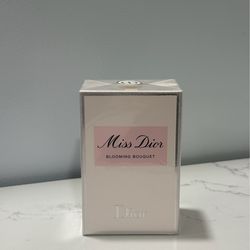 MISS DIOR ✨💞 Cheaper than in the store!! 💲💲