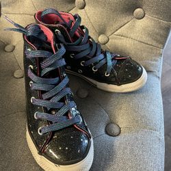 Converse black and other gold 