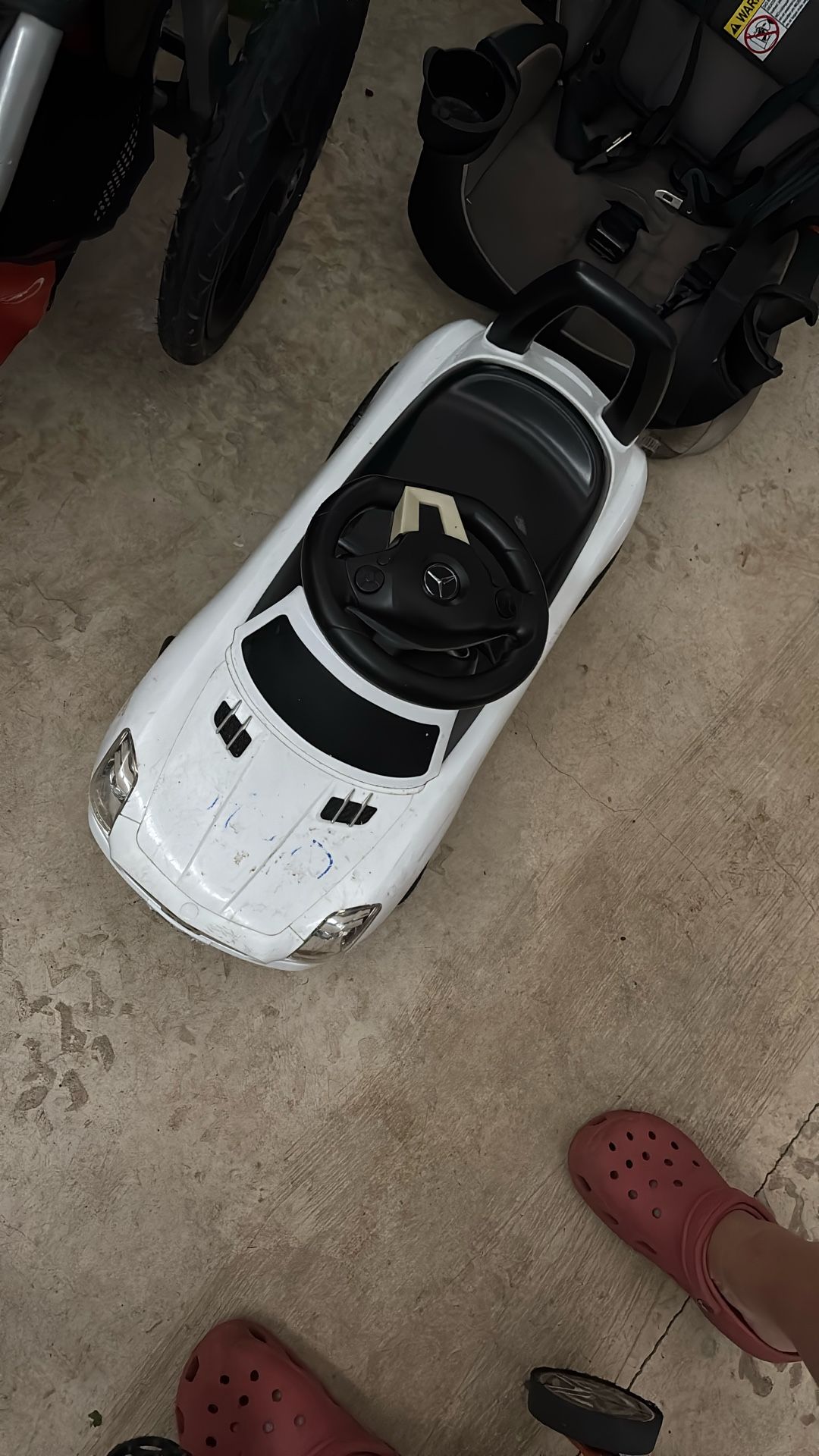 Mercedes-Benz scoot on Top Toddler Toy