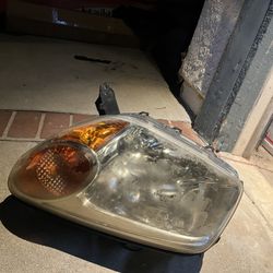 2004/2005 Toyota rav4 Head Lights