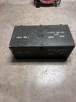 Vintage Military Foot Locker Trunk (1991 DLA Contract) - Clean Storage / Coffee Table