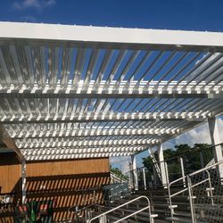 MOTORIZED Louvered Pergolas Residential & Commercial
