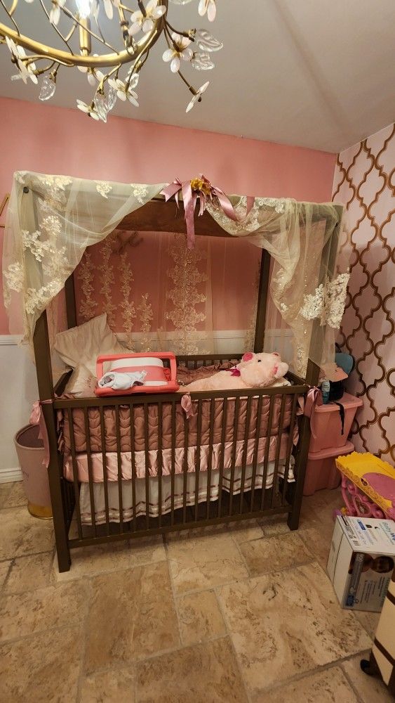 Chic Baby Convertible Crib Frame (Gold)