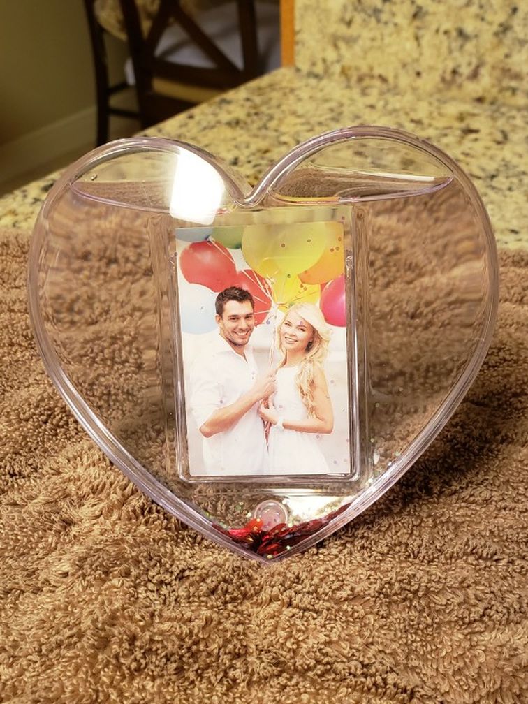 Picture Frame- Heart Glitter Globe