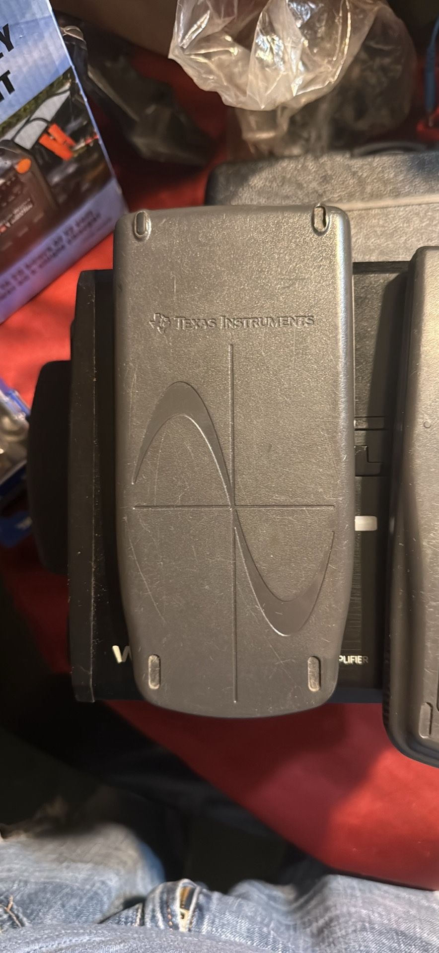 TI-83 graphing calculator In Great Condition