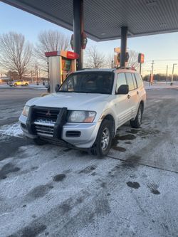 2001 Mitsubishi Montero