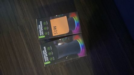 Wireless LED speakers