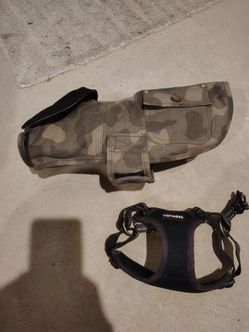 Carhartt small camo camouflage dog jacket and harness